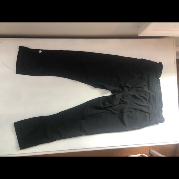 Lulu lemon black cropped leggings - Picture 3 of 5